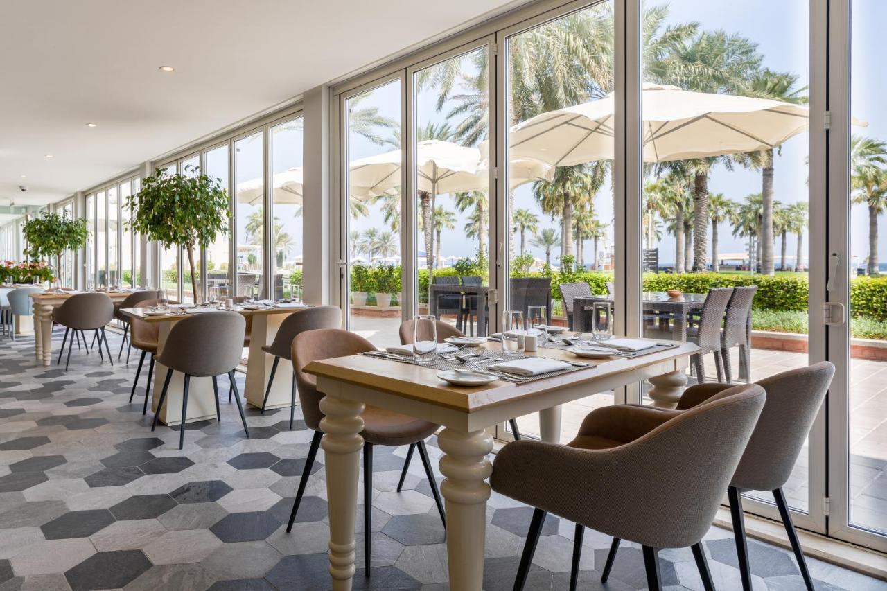 Sealine Beach, a Murwab Resort Mesaieed Exterior foto Restaurant