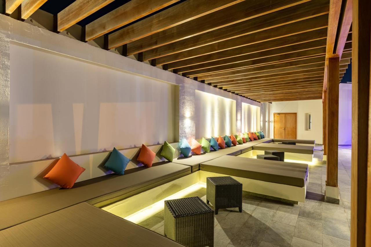 Sealine Beach, a Murwab Resort Mesaieed Exterior foto The lounge at Male International Airport