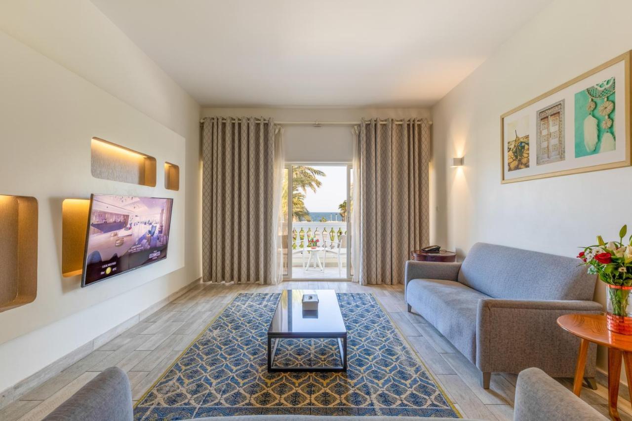 Sealine Beach, a Murwab Resort Mesaieed Exterior foto A suite at the hotel